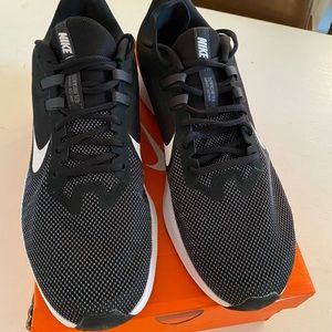 Nike men’s sneakers